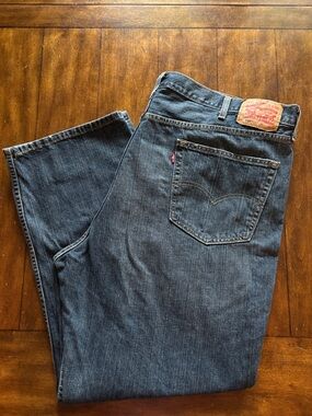 Levi's Men's Dark Blue Straight-Leg Jeans 559. 
48x32